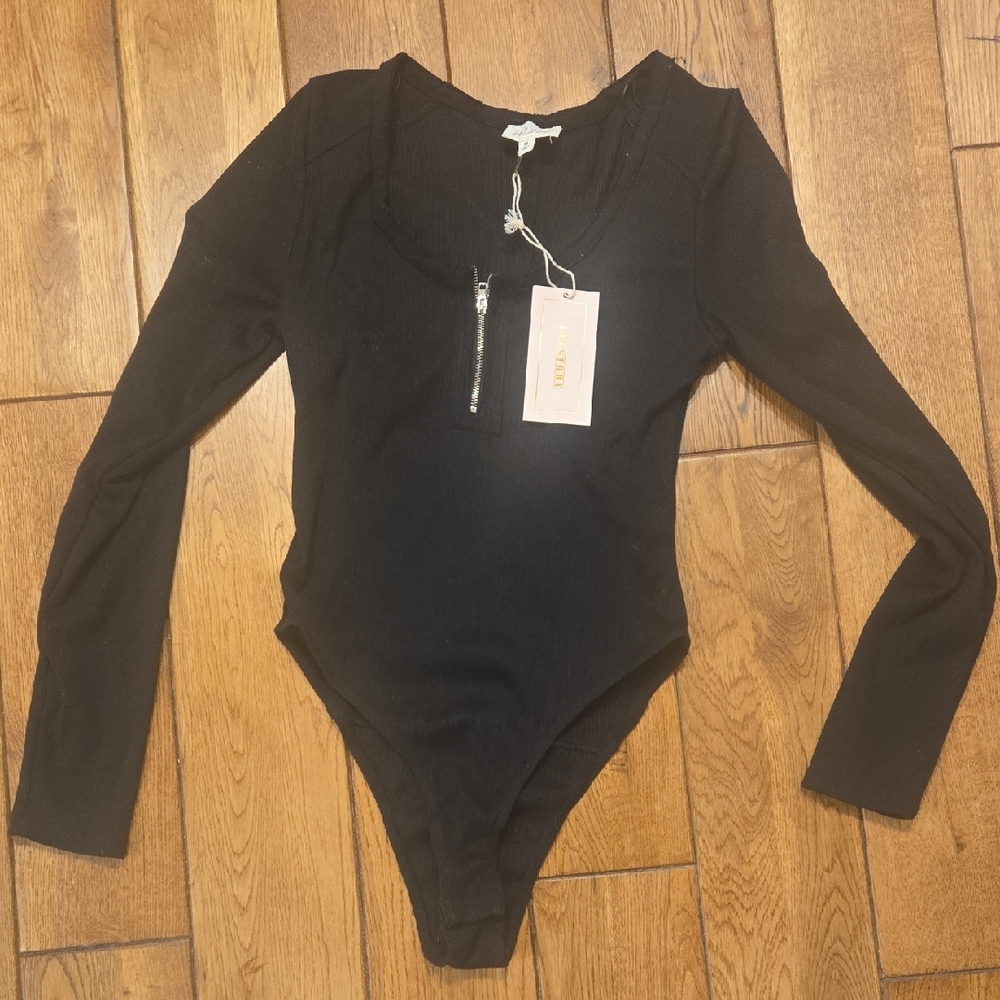 1.4.3. Story Black Zipper  Bodysuit